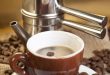 Bere caffè aiuta a prevenire la demenza? Le dosi consigliate