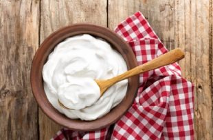 Yogurt, proprietà e benefici: meno infarti e malattie cardiovascolari